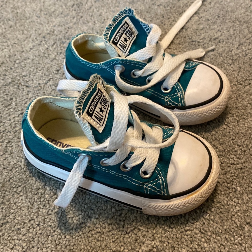 Kids converse
